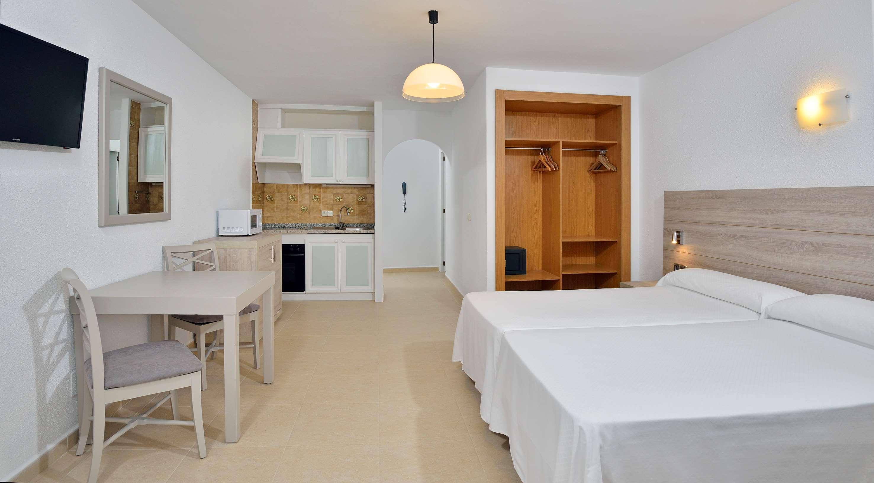Sol Cala D'Or Apartamentos מראה חיצוני תמונה